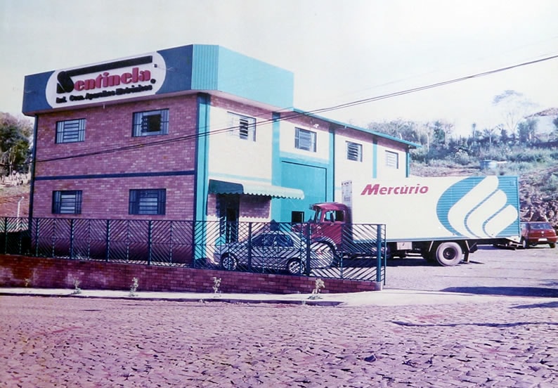2003 - Sede própria construída